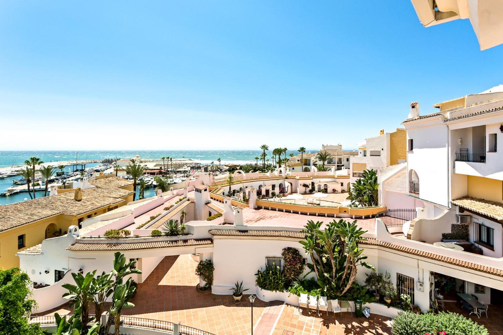 H45 Cabopino Apartment Marbella