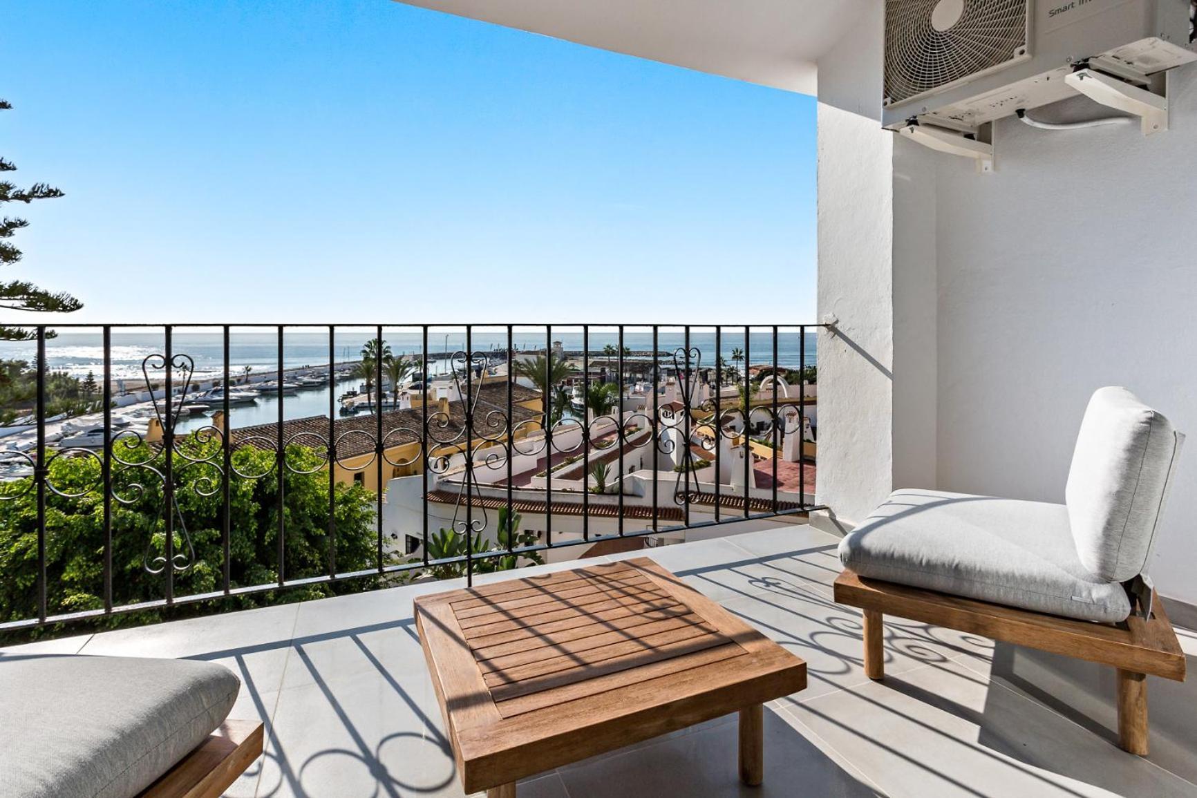 H45 Cabopino Apartment